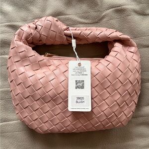 Urban Expressions Tracy Woven Handbag in Blush